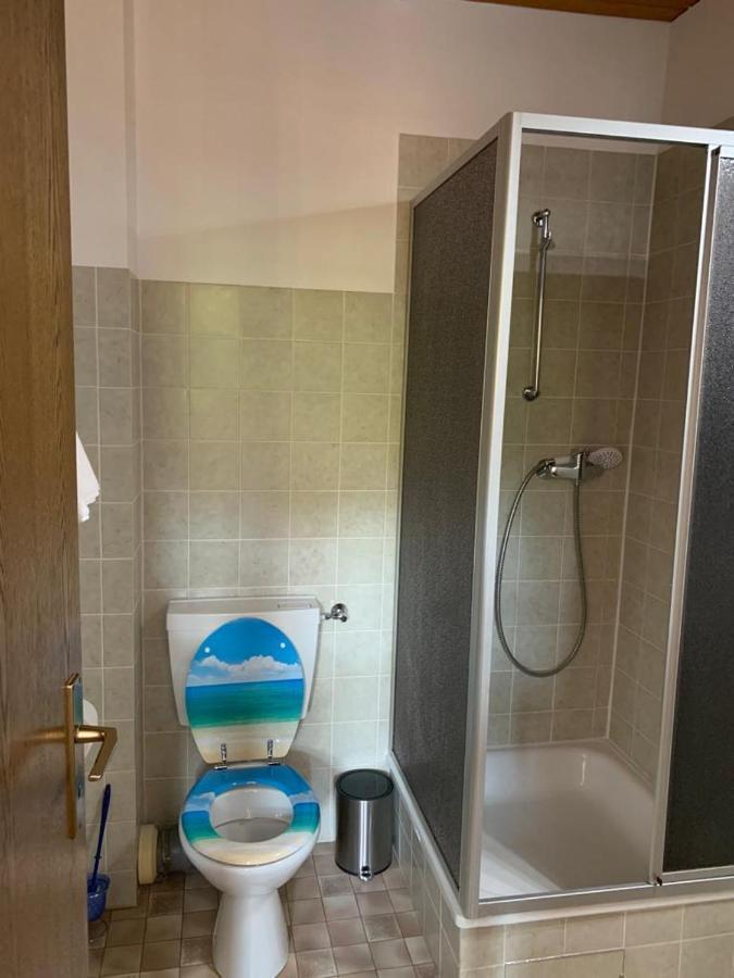 Hotelzimmer Im Alten Reihenhaus Auf Der Stadtmauer Bacharach Eksteriør bilde
