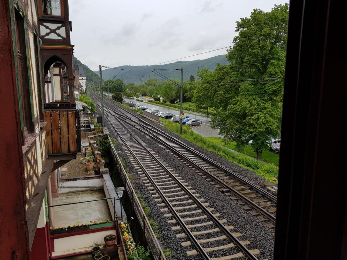 Hotelzimmer Im Alten Reihenhaus Auf Der Stadtmauer Bacharach Eksteriør bilde