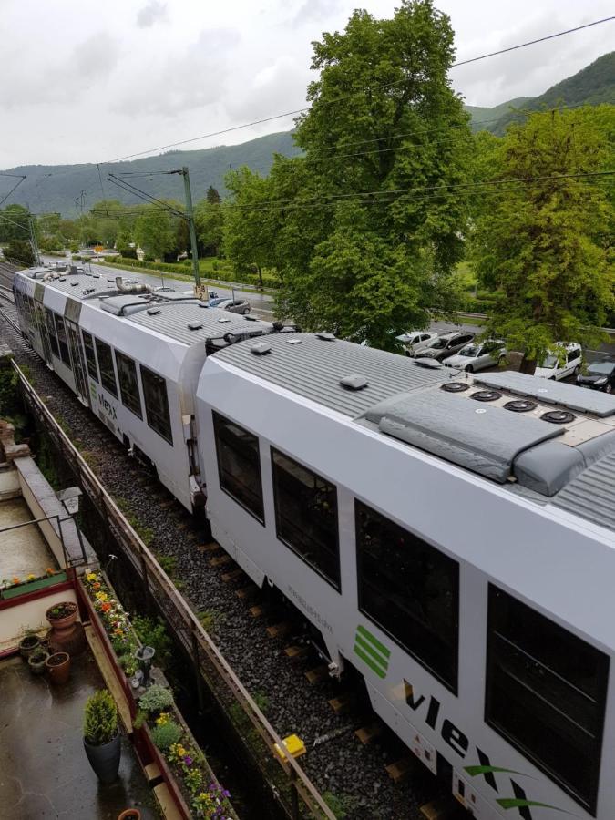 Hotelzimmer Im Alten Reihenhaus Auf Der Stadtmauer Bacharach Eksteriør bilde